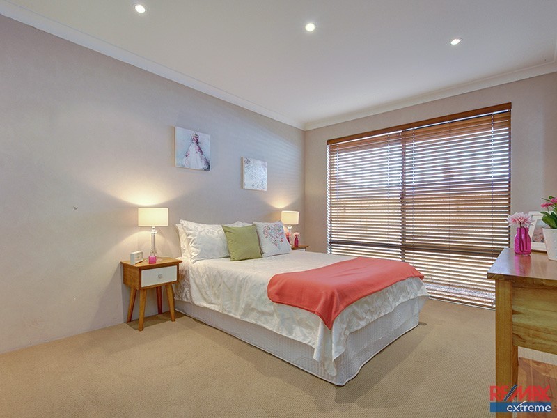 86 Willespie Drive, Pearsall WA 6065