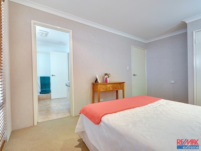 86 Willespie Drive, Pearsall WA 6065