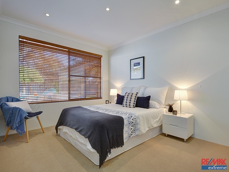 86 Willespie Drive, Pearsall WA 6065