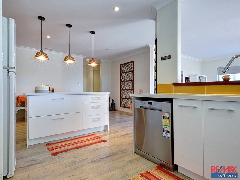 2 McKee Place, Kingsley WA 6026