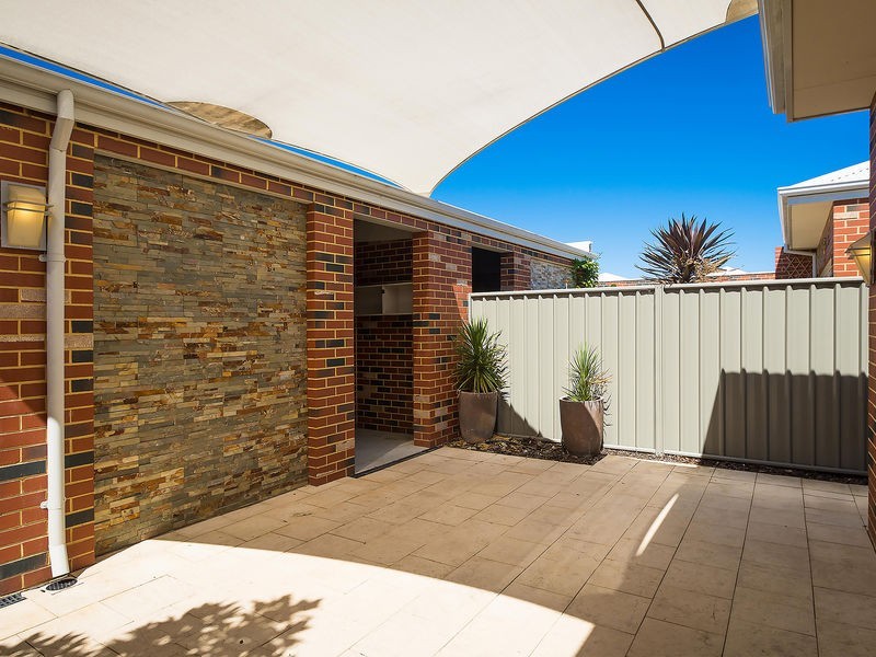 12b Dania Way, Butler WA 6036