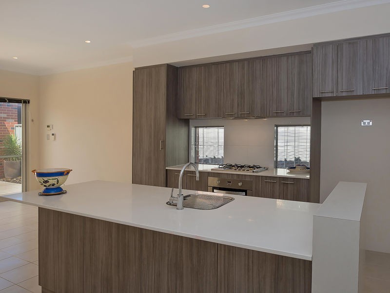 12b Dania Way, Butler WA 6036