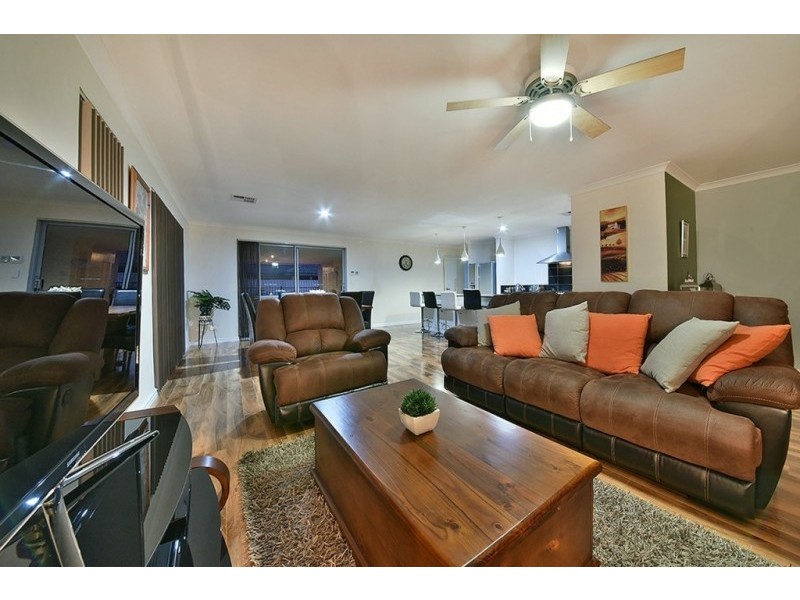 58 Liriope Parkway, Sinagra WA 6065