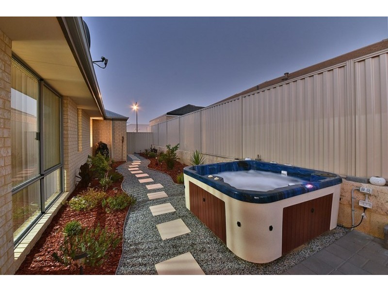 58 Liriope Parkway, Sinagra WA 6065
