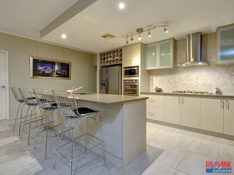 1 Cairo Way, Wanneroo WA 6065