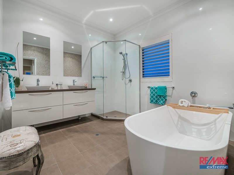 2 Windmill Circle*, Burns Beach WA 6028