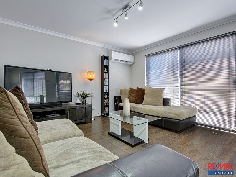 31 Sawtooth Bend, Banksia Grove WA 6031