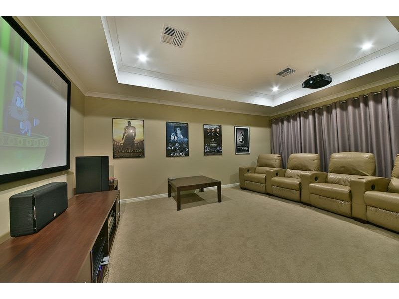 9 Fuchsia Street, Carramar WA 6031