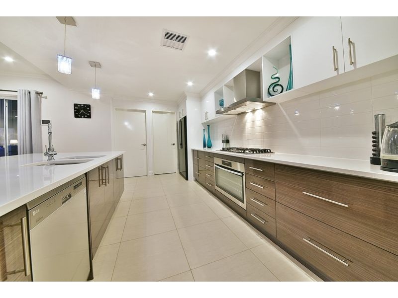 9 Fuchsia Street, Carramar WA 6031