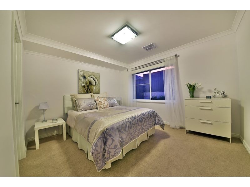 9 Fuchsia Street, Carramar WA 6031