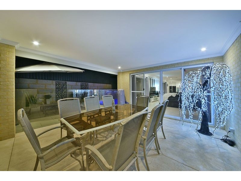 9 Fuchsia Street, Carramar WA 6031