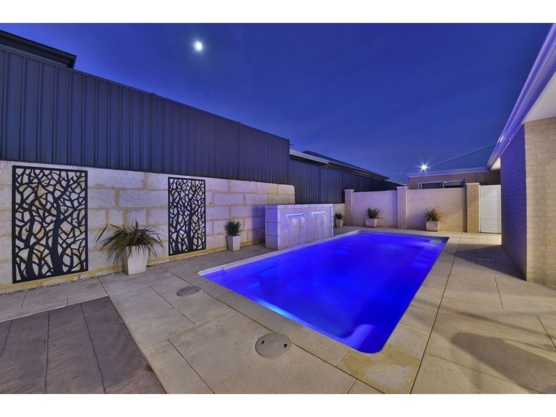 9 Fuchsia Street, Carramar WA 6031