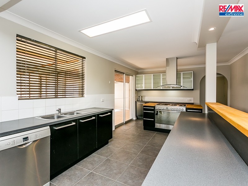 10 Balmain Way, Heathridge WA 6027