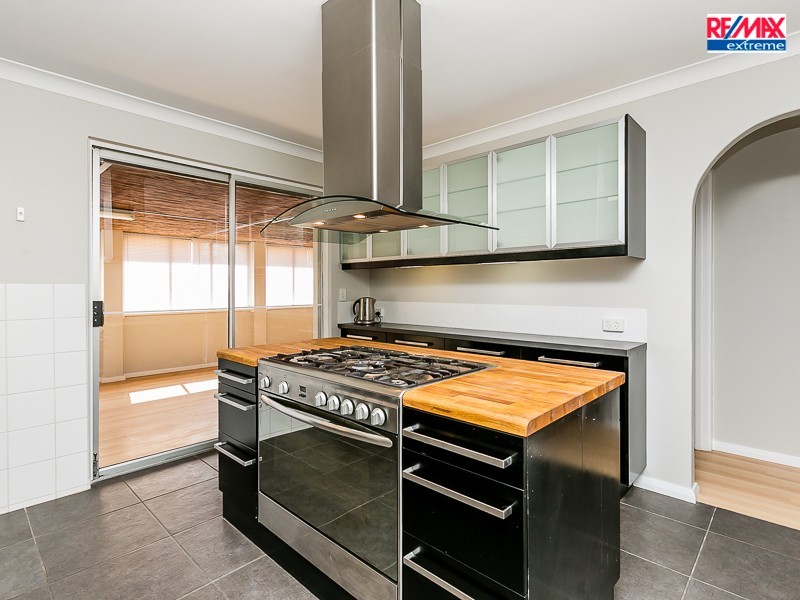 10 Balmain Way, Heathridge WA 6027