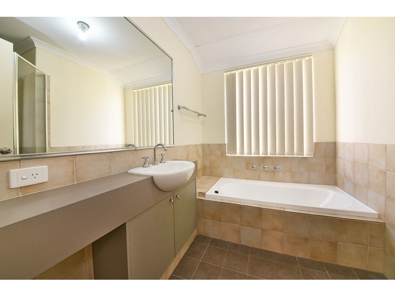 34 Ammanford Crescent, Butler WA 6036