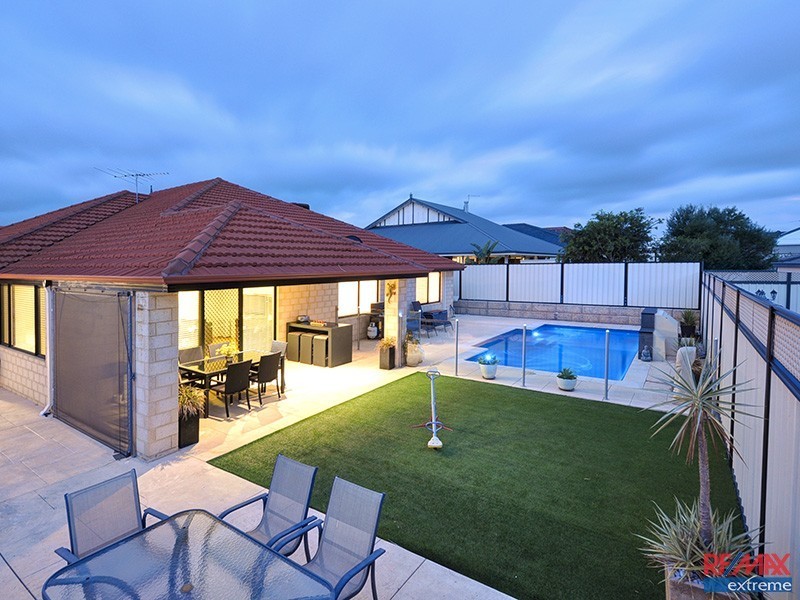 122 Manchester Drive, Hocking WA 6065