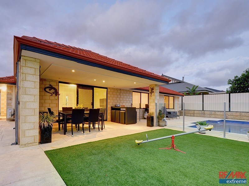 122 Manchester Drive, Hocking WA 6065