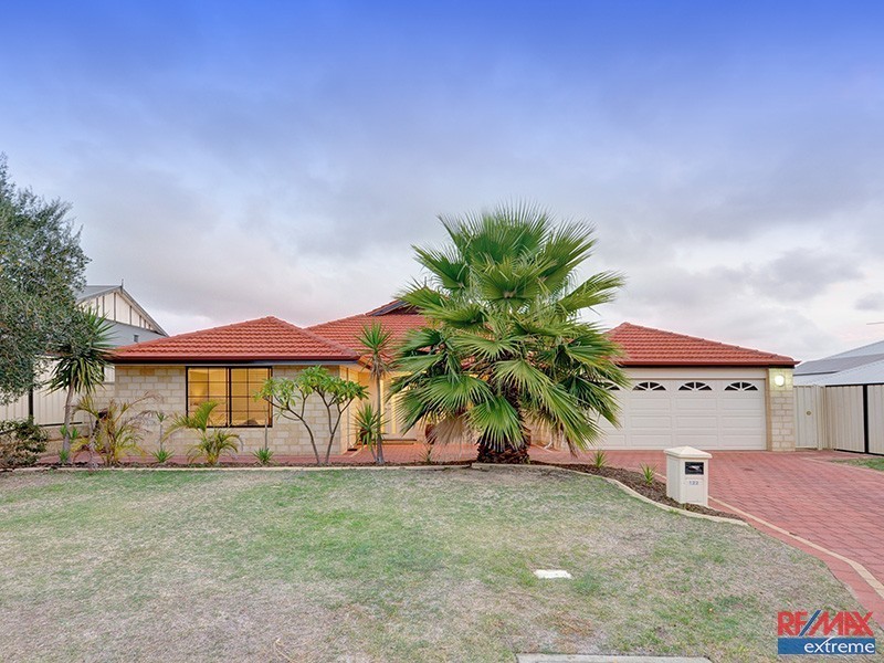 122 Manchester Drive, Hocking WA 6065