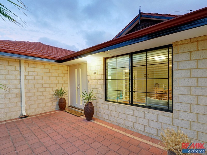 122 Manchester Drive, Hocking WA 6065