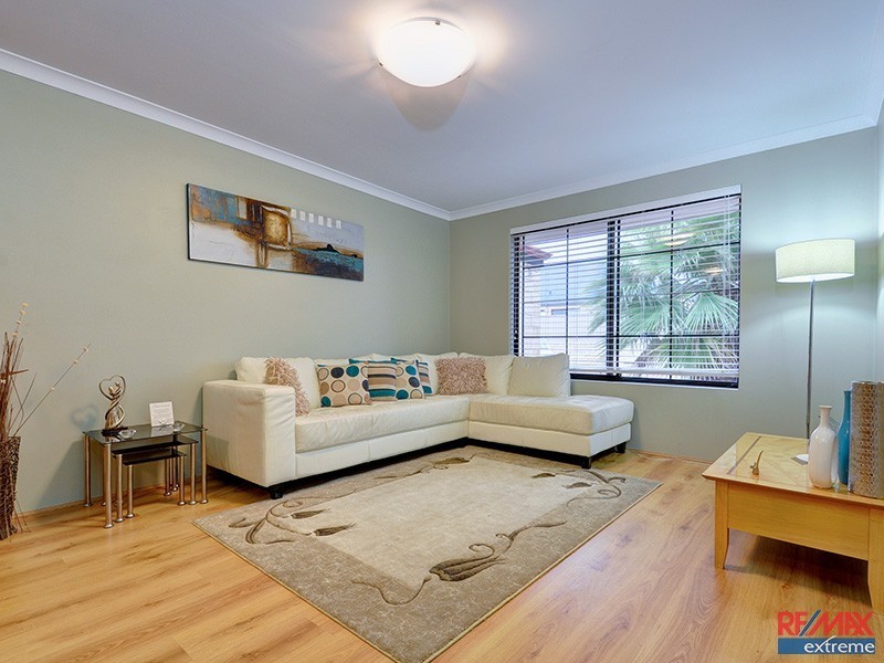 122 Manchester Drive, Hocking WA 6065