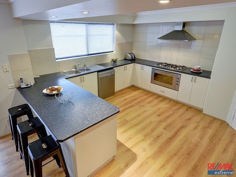 122 Manchester Drive, Hocking WA 6065