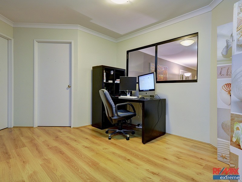 122 Manchester Drive, Hocking WA 6065