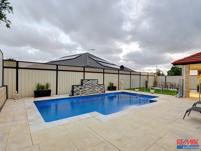 122 Manchester Drive, Hocking WA 6065