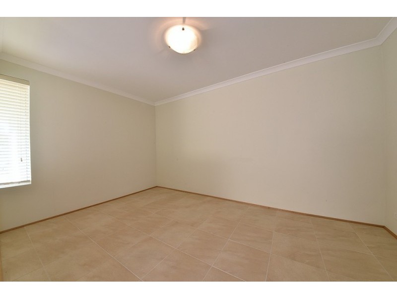 4 Harden Park Trail, Carramar WA 6031