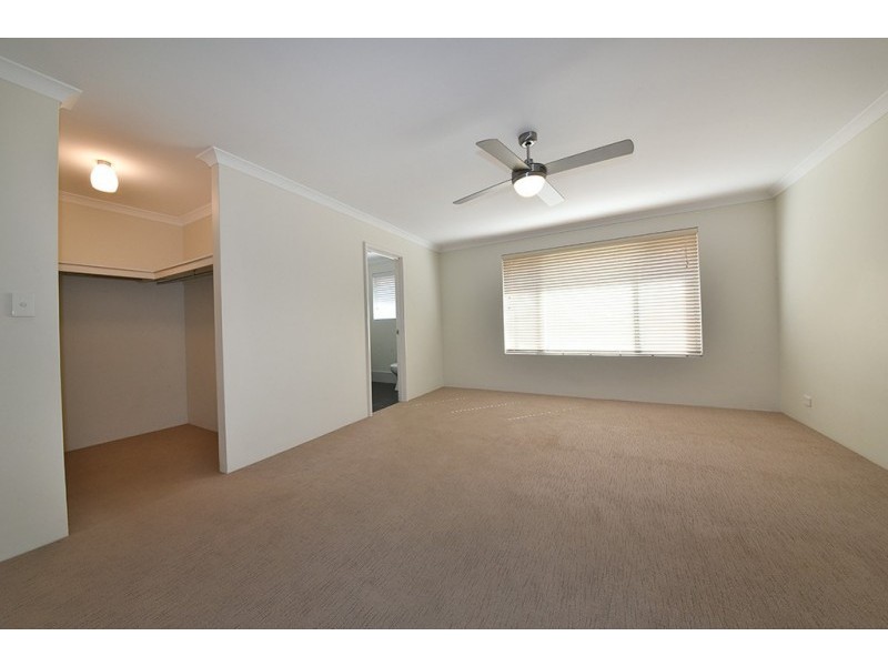 4 Harden Park Trail, Carramar WA 6031