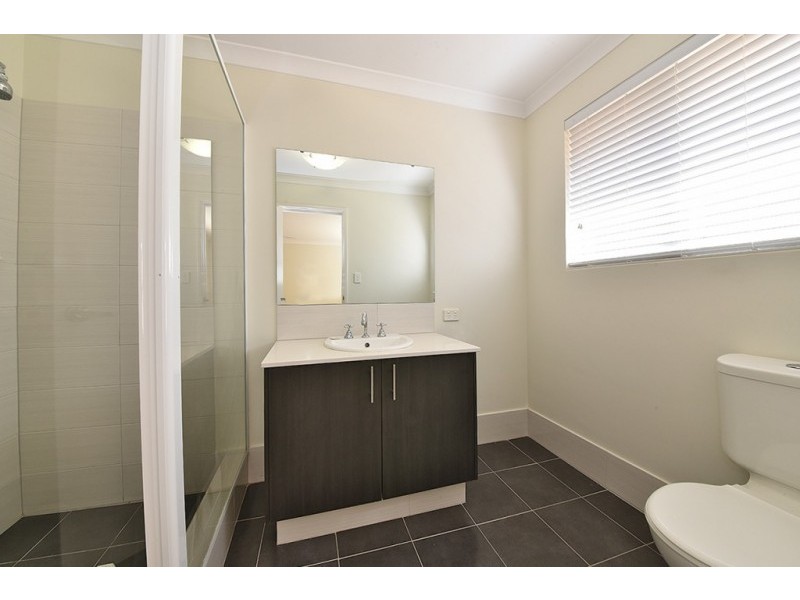 4 Harden Park Trail, Carramar WA 6031