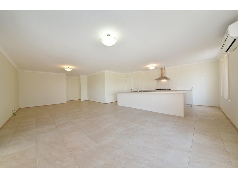 4 Harden Park Trail, Carramar WA 6031