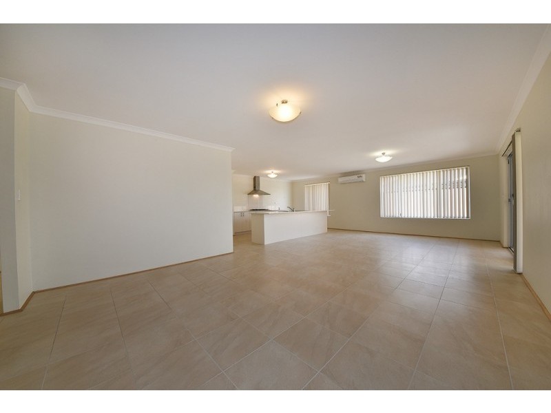 4 Harden Park Trail, Carramar WA 6031