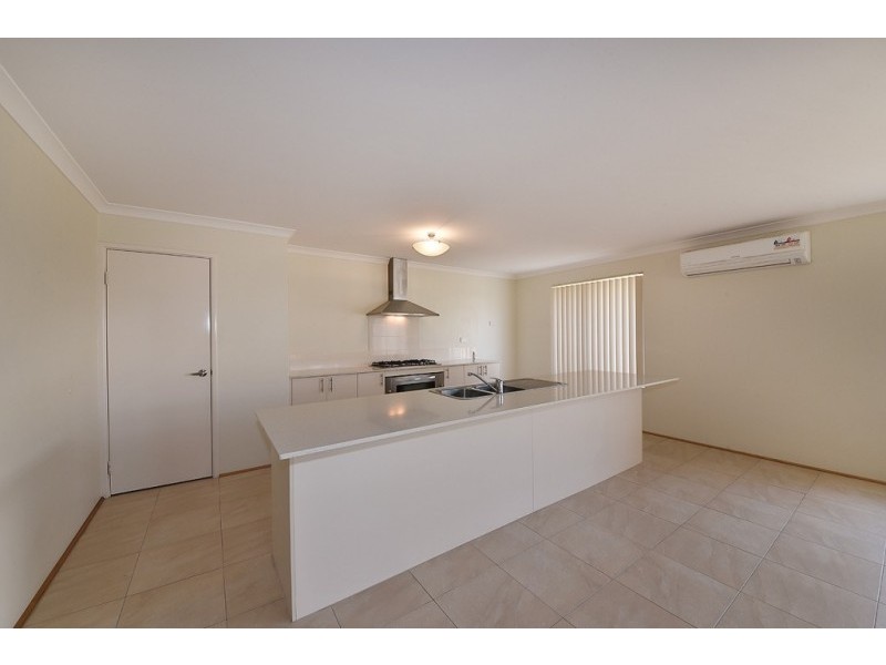 4 Harden Park Trail, Carramar WA 6031