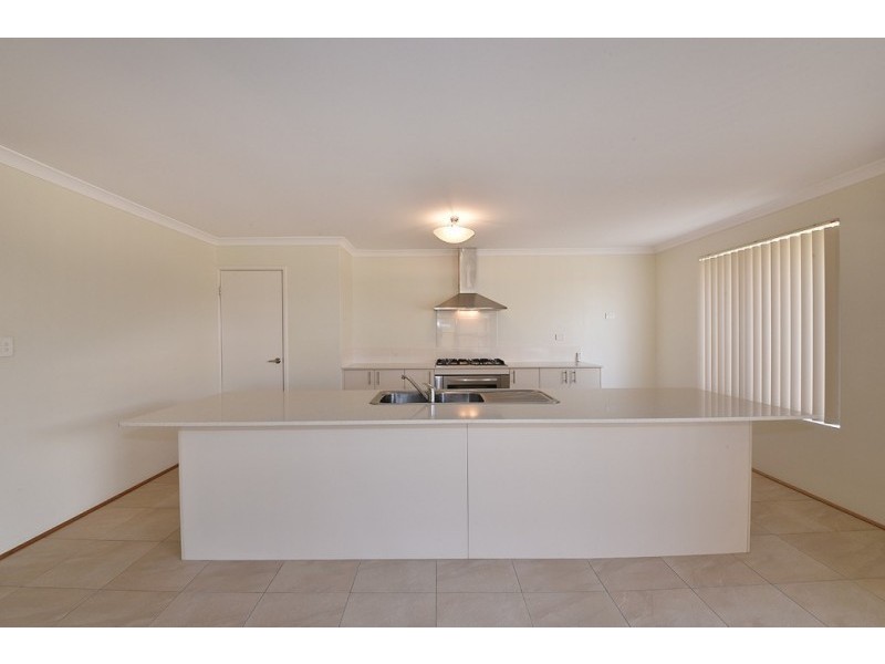 4 Harden Park Trail, Carramar WA 6031