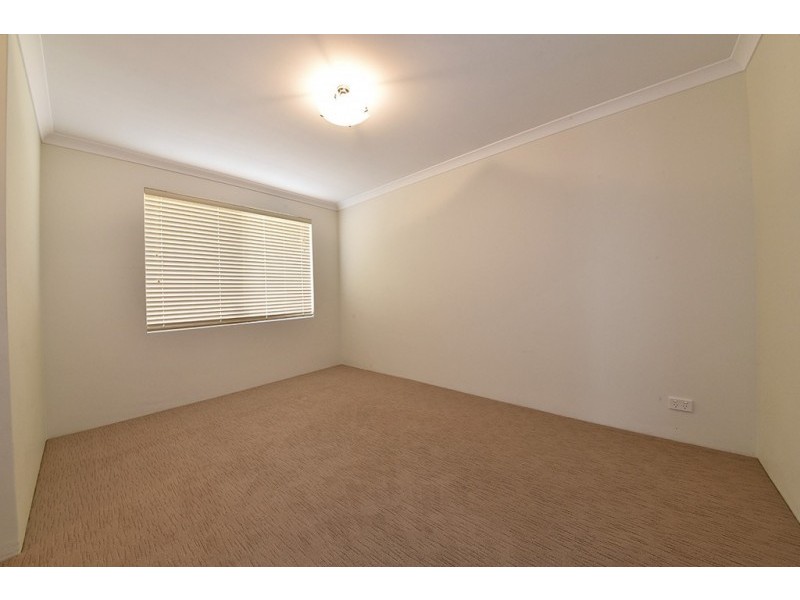 4 Harden Park Trail, Carramar WA 6031