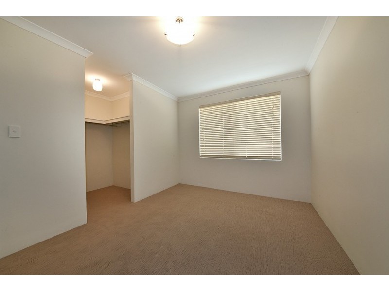 4 Harden Park Trail, Carramar WA 6031