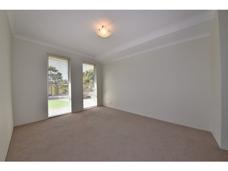 4 Harden Park Trail, Carramar WA 6031