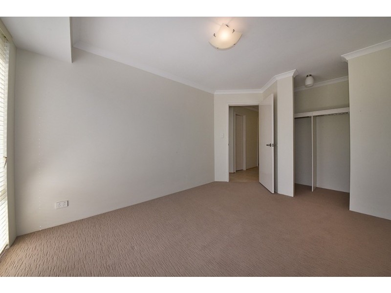 4 Harden Park Trail, Carramar WA 6031