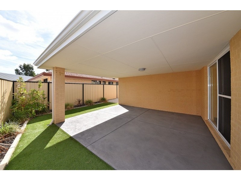 4 Harden Park Trail, Carramar WA 6031