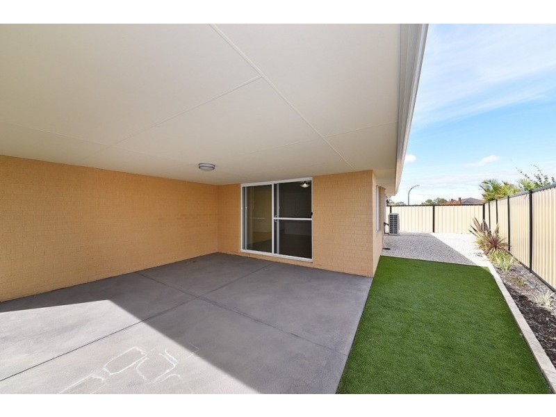 4 Harden Park Trail, Carramar WA 6031