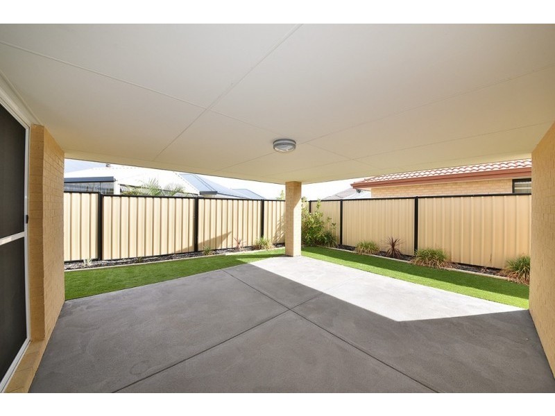 4 Harden Park Trail, Carramar WA 6031
