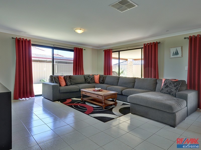 20 Osaka Loop, Hocking WA 6065