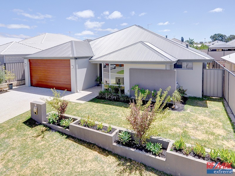 12 Salzburg Way, Wanneroo WA 6065