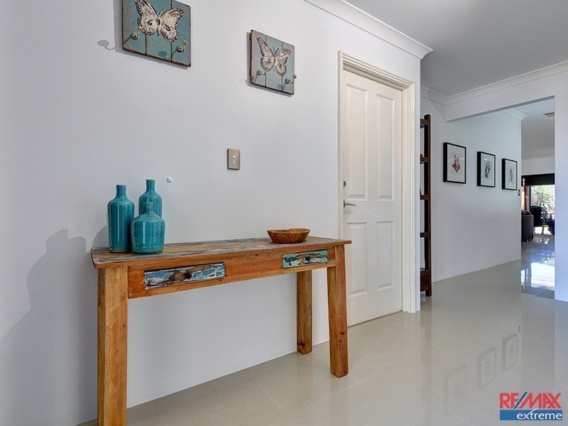 12 Salzburg Way, Wanneroo WA 6065