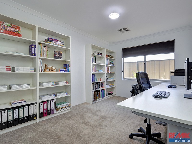 12 Salzburg Way, Wanneroo WA 6065