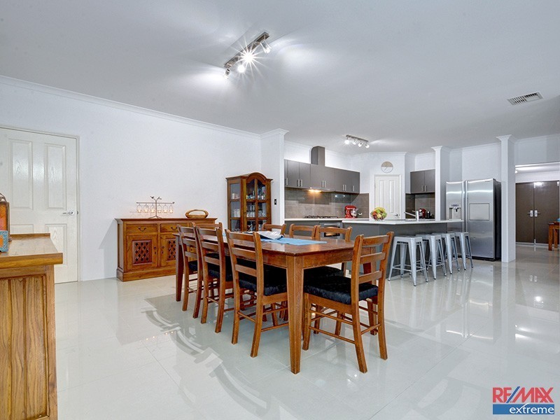 12 Salzburg Way, Wanneroo WA 6065