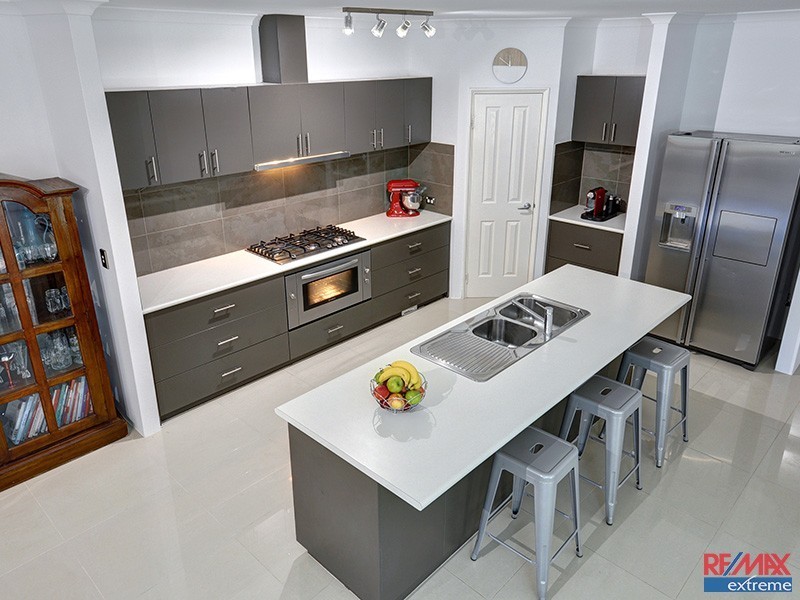 12 Salzburg Way, Wanneroo WA 6065