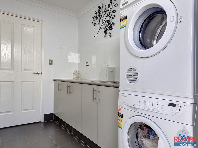 12 Salzburg Way, Wanneroo WA 6065