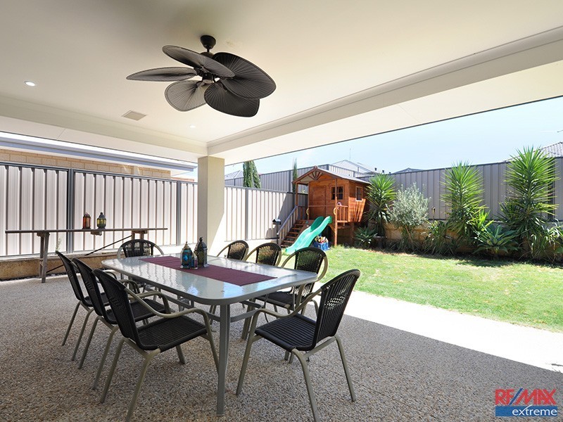 12 Salzburg Way, Wanneroo WA 6065
