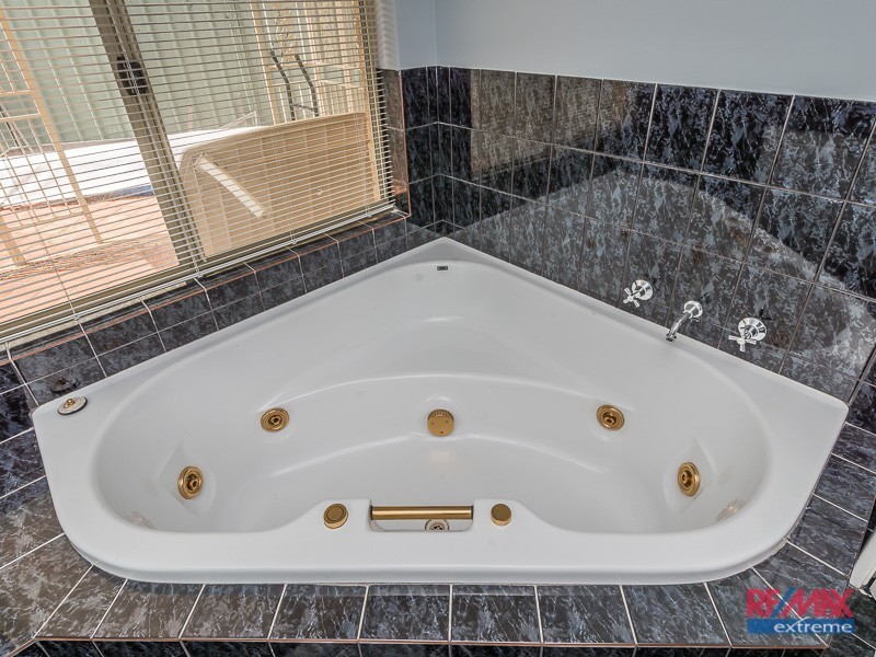 5 Peaceful Close, Marangaroo WA 6064